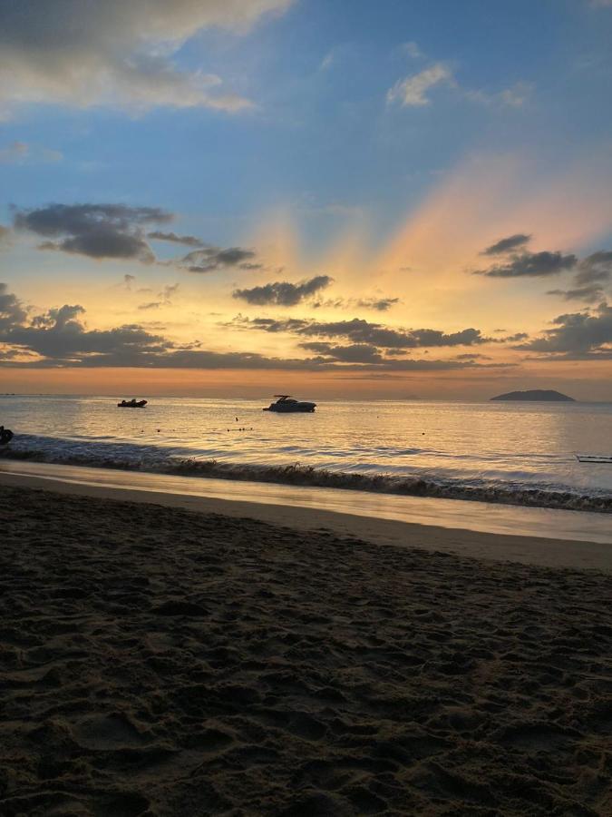 Suite Pe Na Areia- Espaco Independente Na Praia Do Curral Com Localizacao Privilegiada - Simplicidade E Comodidade Com O Por Do Sol Mais Lindo De Ilhabela - Melhor Custo Beneficio Para Ate 4 Pessoas , Na Av Jose Pacheco Do Nascimento Nº 7682 Eksteriør bilde